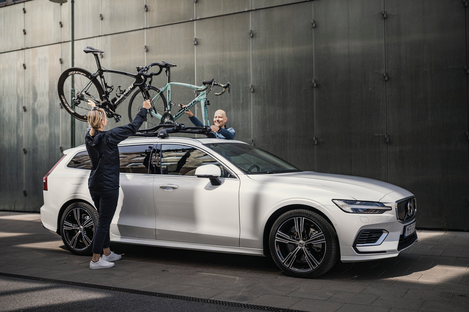 Roof mounted bike racks