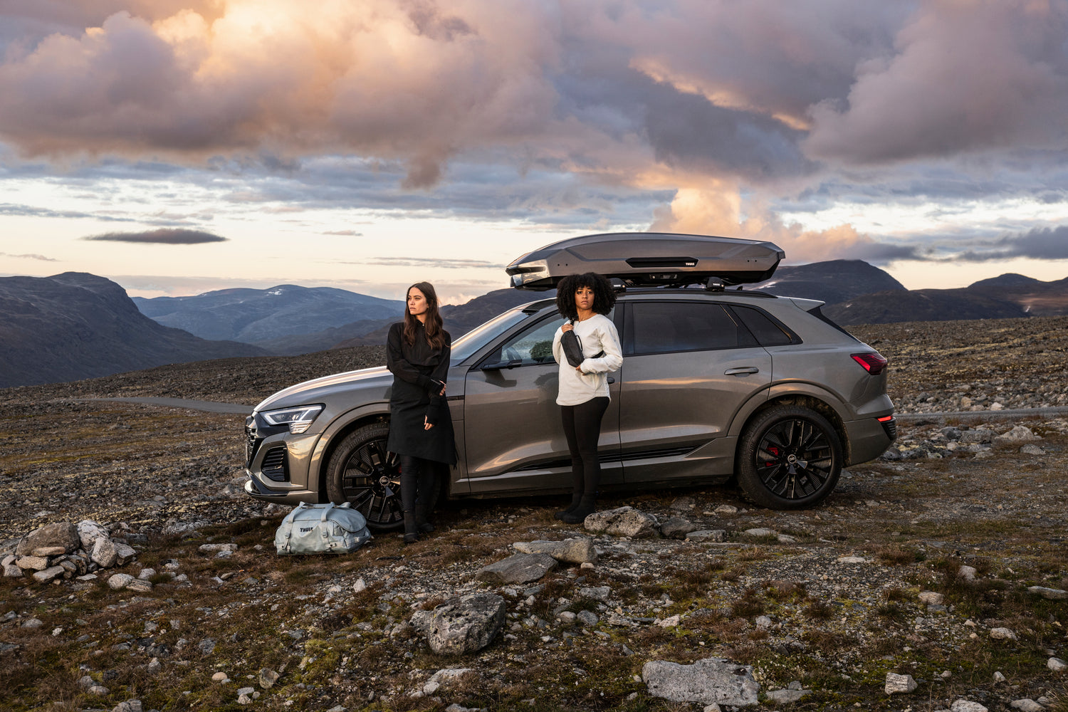 Thule Motion 3 Roof Box on Audi